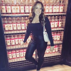 Meet your Posher, Angelica